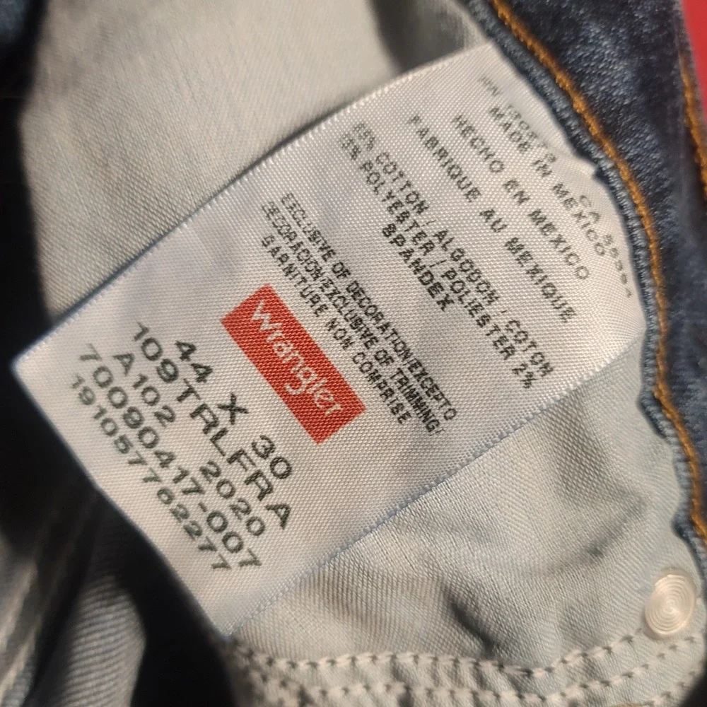 EUC Y2K Wrangler Premium Quality Relaxed Fit Jeans Mens‎ 44x30 Dark Wash Blue